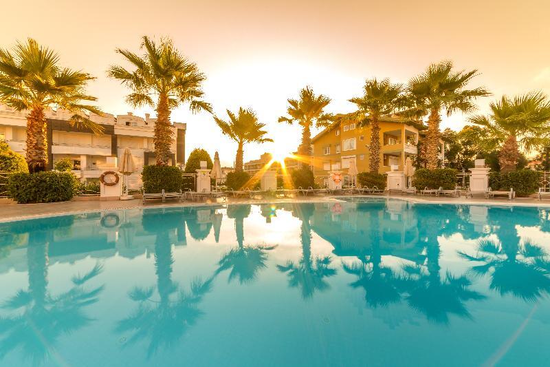 Ideal Pearl Hotel - Adult Only มาร์มาริส ภายนอก รูปภาพ